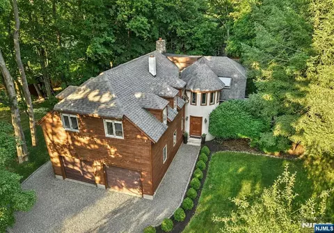 310 Cedar Ln, River Vale, NJ 07675