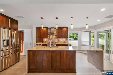 Kitchen - 45 Jay Dr, Paramus, NJ 07652 photo 2 of 5