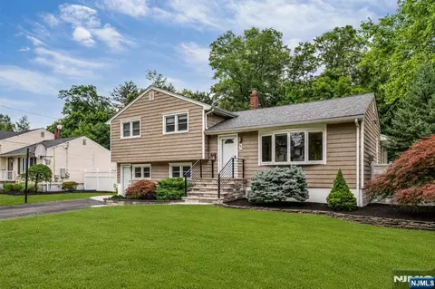 45 Jay Dr, Paramus, NJ 07652