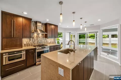 Kitchen - 45 Jay Dr, Paramus, NJ 07652 photo 1 of 5