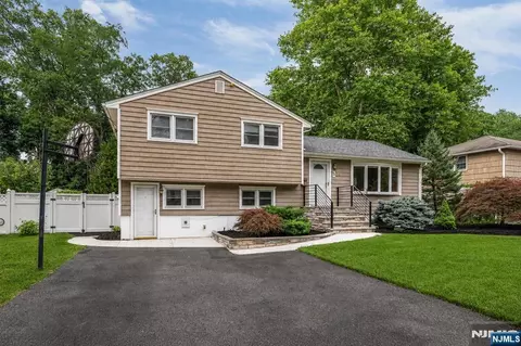 Exterior - 45 Jay Dr, Paramus, NJ 07652 photo 2 of 7