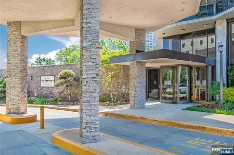 2077 Center #9A, Fort Lee, NJ 07024