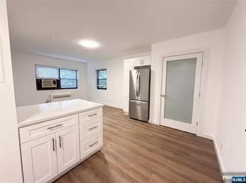 3081 Edwin Ave #1H, Fort Lee, NJ 07024