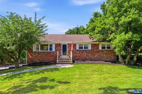 45 Ravine Ave, Wyckoff, NJ 07481