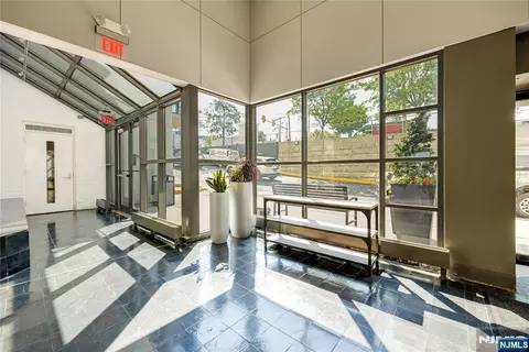 100 Manhattan Ave #910, Union City, NJ 07087