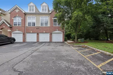 101 Rock Creek Dr #T218, Clifton, NJ 07014