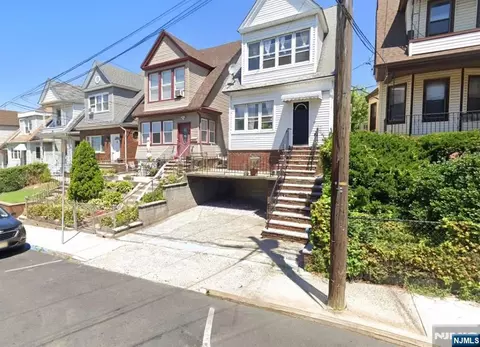 140 Beach St, Jersey City, NJ 07307