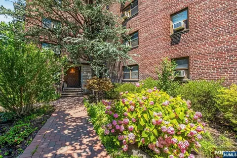 3081 Edwin Ave #3G, Fort Lee, NJ 07024