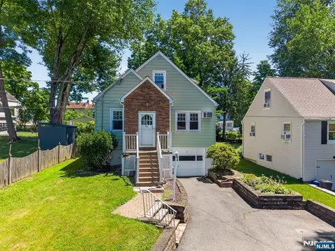 1 Westview Ave, Roseland, NJ 07068