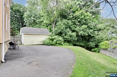 3 S Farview Ave, Paramus, NJ 07652 photo 21