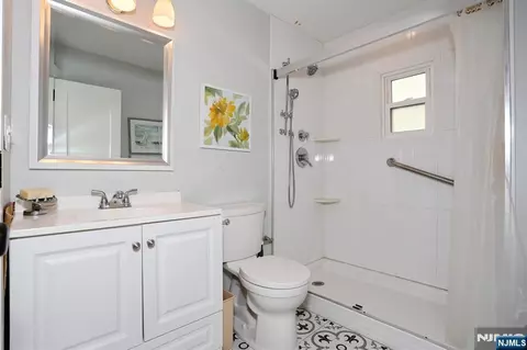 3 S Farview Ave, Paramus, NJ 07652 photo 18