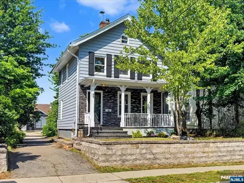 89 Hamilton Ave, Englewood, NJ 07631