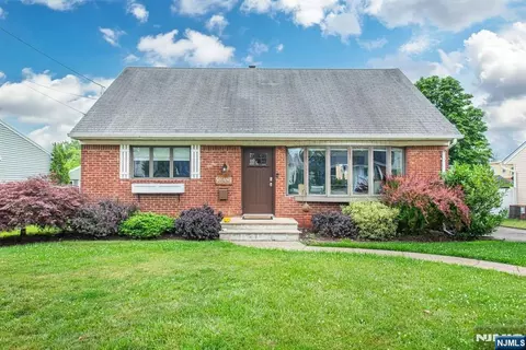 5 Doherty Dr, Clifton, NJ 07013