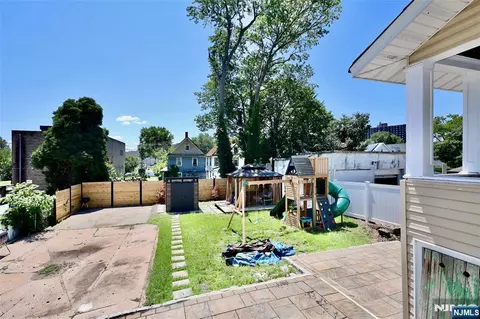 Exterior - 233 Hamilton Pl, Hackensack, NJ 07601 photo 4 of 4