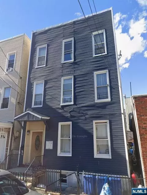 3907 Hudson Ave, Union City, NJ 07087