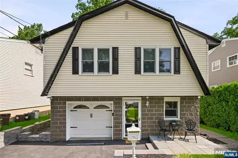 Exterior - 83 Moore Ave, Waldwick, NJ 07463 photo 4 of 12