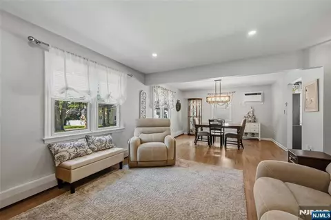 Entry Way - 83 Moore Ave, Waldwick, NJ 07463 photo 5 of 8