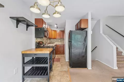 Kitchen - 925 Main St #10, Hackensack, NJ 07601 photo 3 of 5