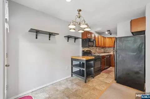 Kitchen - 925 Main St #10, Hackensack, NJ 07601 photo 4 of 5