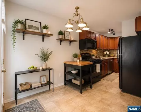 Other - 925 Main St #10, Hackensack, NJ 07601 photo 1 of 7
