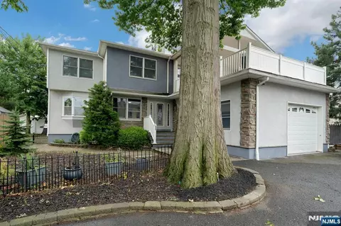 444 Riverside Ave, Lyndhurst, NJ 07071