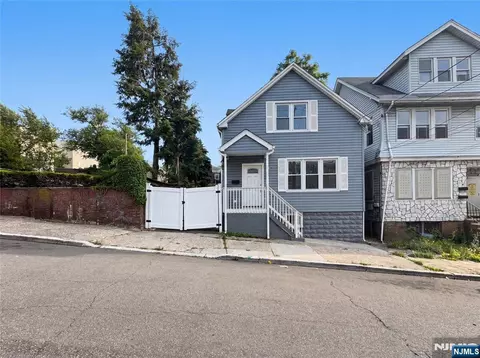 15 Arverne Ter, Irvington, NJ 07111