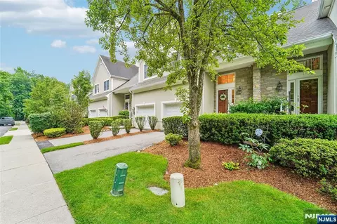 141 Greenway #41, Montvale, NJ 07645
