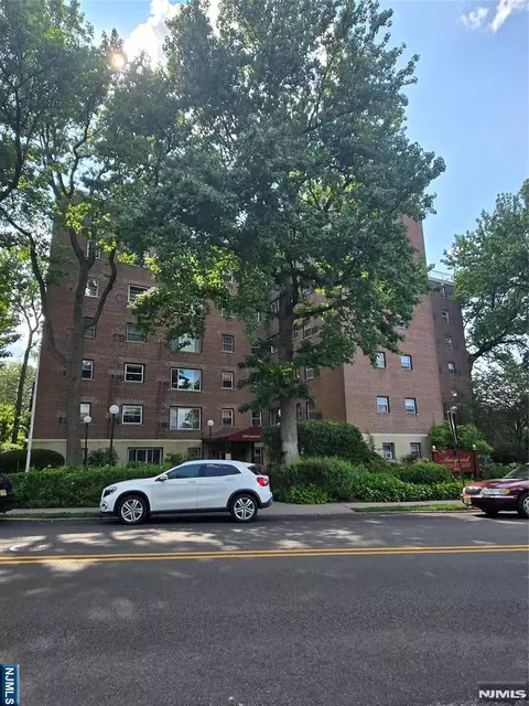 2345 Linwood Ave #6A, Fort Lee, NJ 07024