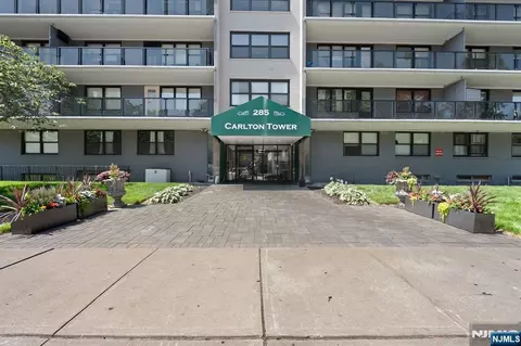 285 Aycrigg Ave #15C, Passaic, NJ 07055