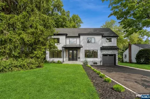 66 E Gramercy Pl, Glen Rock, NJ 07452