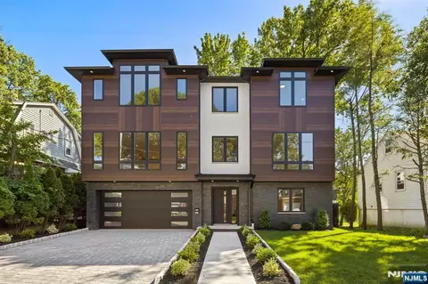 264 Beverly Hills Rd, Fort Lee, NJ 07024