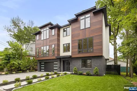 264 Beverly Hills Rd, Fort Lee, NJ 07024