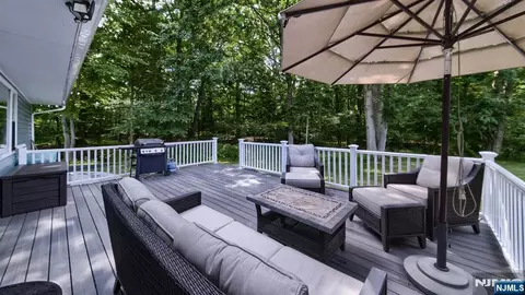 Exterior - 28 Ferndale Rd, Wayne, NJ 07470 photo 3 of 7