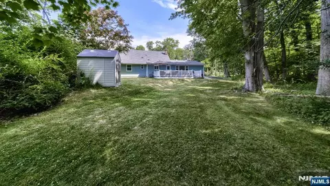 Exterior - 28 Ferndale Rd, Wayne, NJ 07470 photo 7 of 7