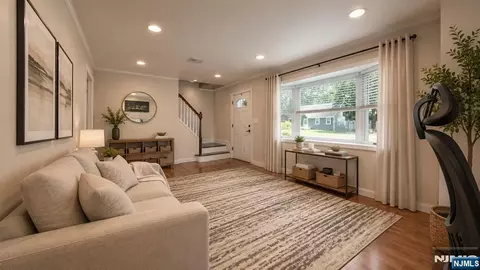 Entry Way - 28 Ferndale Rd, Wayne, NJ 07470 photo 1 of 3