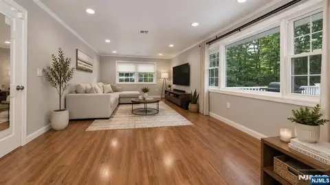 Living - 28 Ferndale Rd, Wayne, NJ 07470 photo 1 of 2