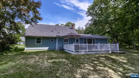 Exterior - 28 Ferndale Rd, Wayne, NJ 07470 photo 5 of 7