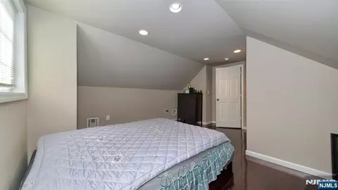 Bedroom - 28 Ferndale Rd, Wayne, NJ 07470 photo 8 of 9