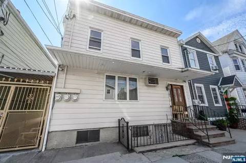 94 Van Buren St, Newark, NJ 07105