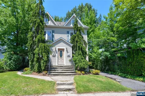 209 Merritt Ave, Bergenfield, NJ 07621