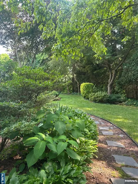 794 Arbor Rd, Paramus, NJ 07652 photo 3
