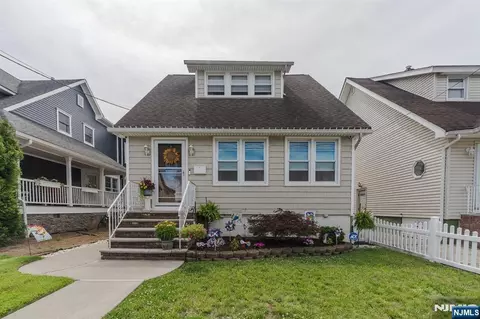 334 Travers Pl, Lyndhurst, NJ 07071