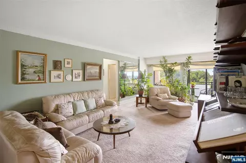 Living - 125 Prospect Ave #8C, Hackensack, NJ 07601 photo 1 of 3