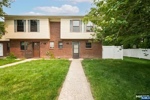 25 Driscoll Ct, North Brunswick, NJ 08902