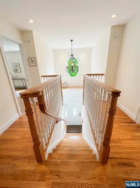 Entry Way - 41 Circle Dr, Paramus, NJ 07652 photo 4 of 6