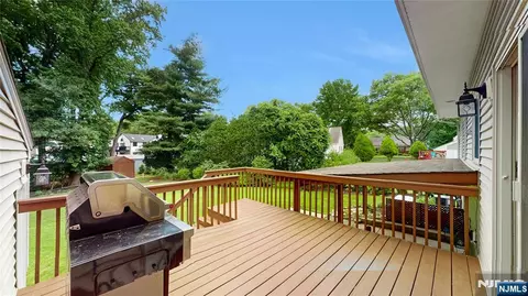Exterior - 41 Circle Dr, Paramus, NJ 07652 photo 2 of 3