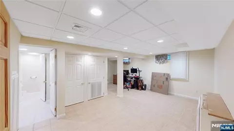 Entry Way - 41 Circle Dr, Paramus, NJ 07652 photo 5 of 6