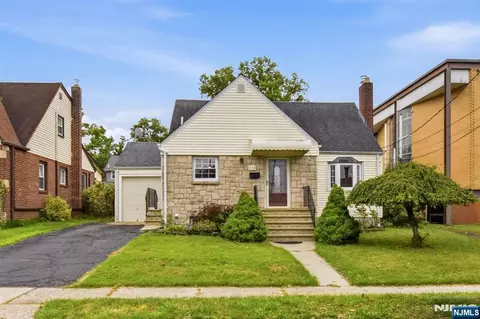 208 Baldwin Ave, New Milford, NJ 07646