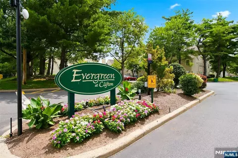 29 Timber Dr #68, Clifton, NJ 07014