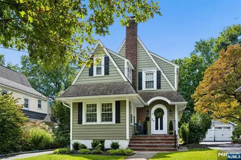 19 Fairview Ave, Glen Rock, NJ 07452